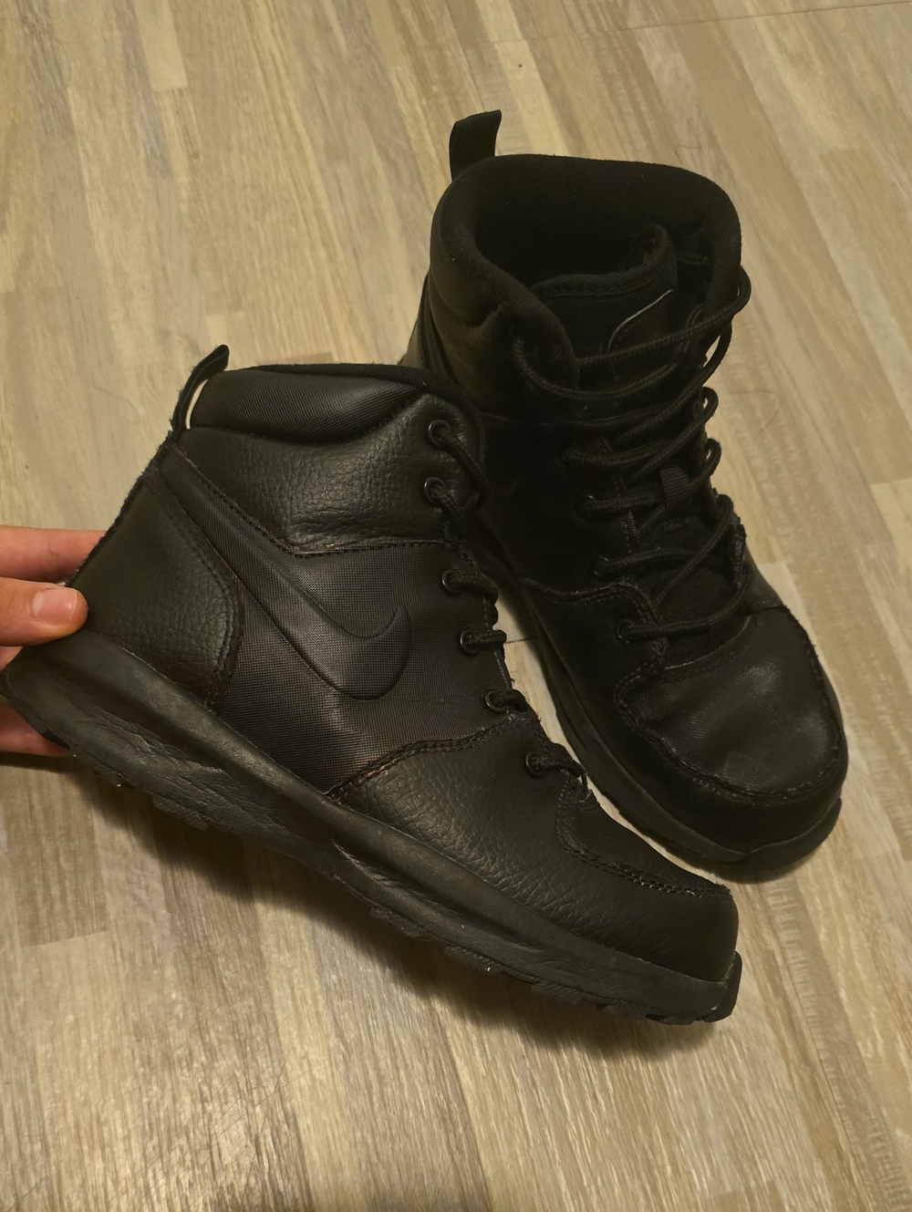 Nike Men’s Black Leather Lace-Up Ankle Boots